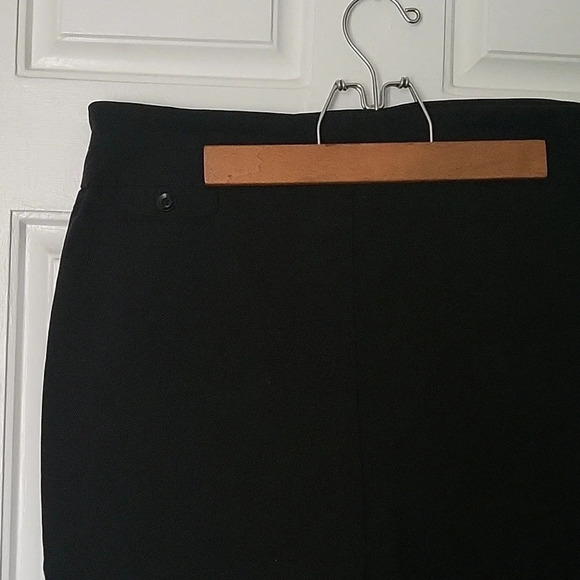 Reitman's "The Original Comfort" Bermuda  Shorts - Picture 2 of 2